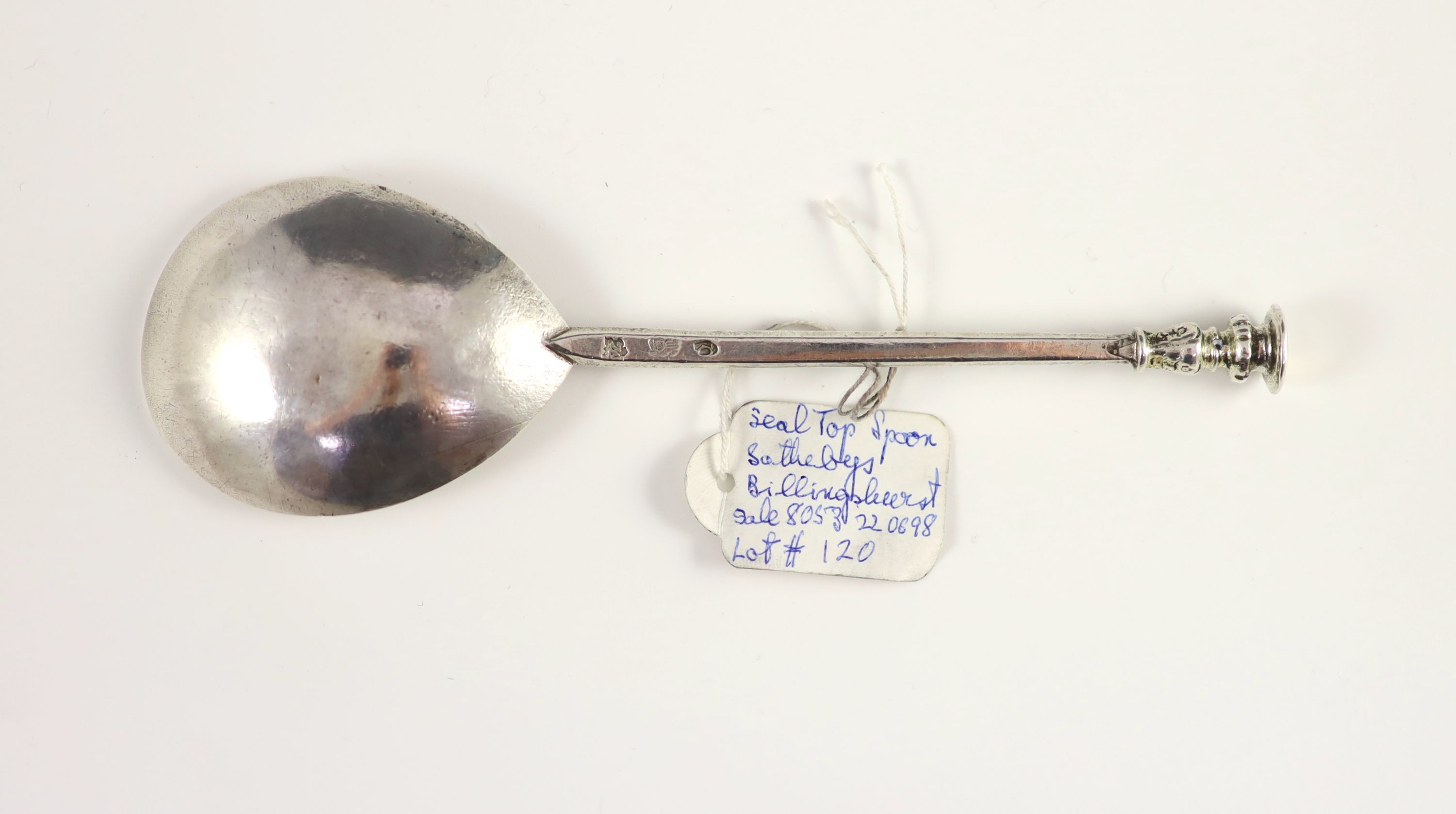A James I silver seal top spoon, London 1613 by William Limpanny, 17cm long, 1.6oz.